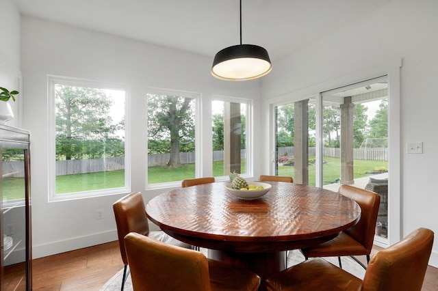 735 N Fox Hill Cir, Nixa, MO 65714 - dining room featuring light wood finished floors and baseboards