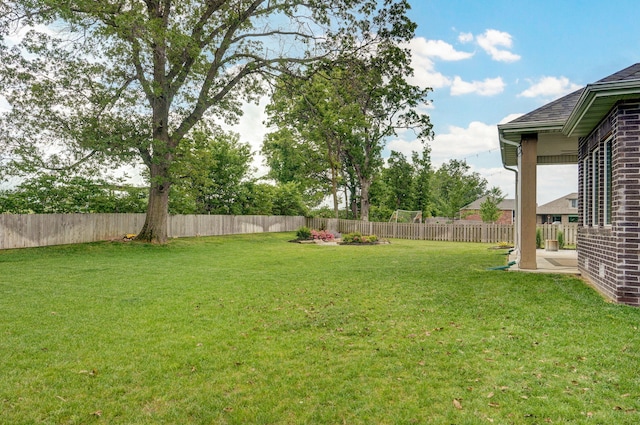 735 N Fox Hill Cir, Nixa, MO 65714 - view of yard featuring a patio area