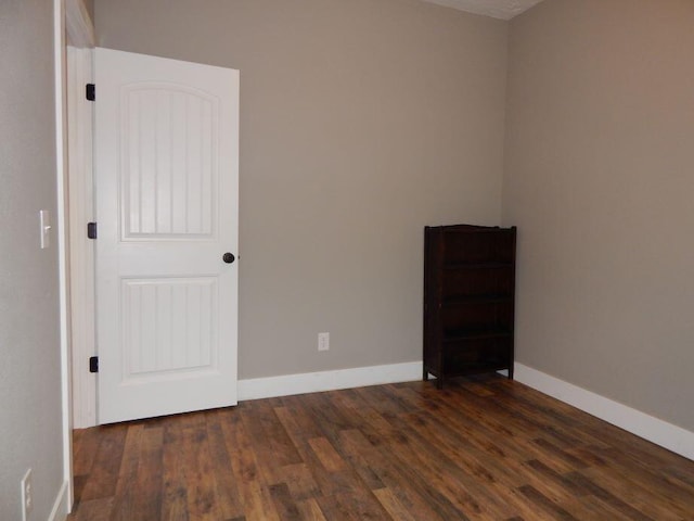 510 Kenny St, Ava, MO 65608 - unfurnished room featuring wood finished floors and baseboards