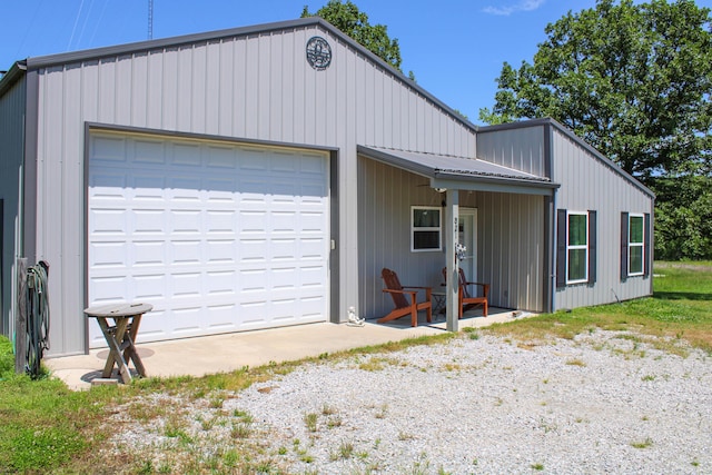 821 NW B Hwy, Osceola, MO 64776 - view of garage