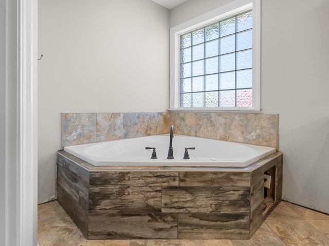 8863 Serene Acres Ln, Rogersville, MO 65742 - bathroom featuring a bath