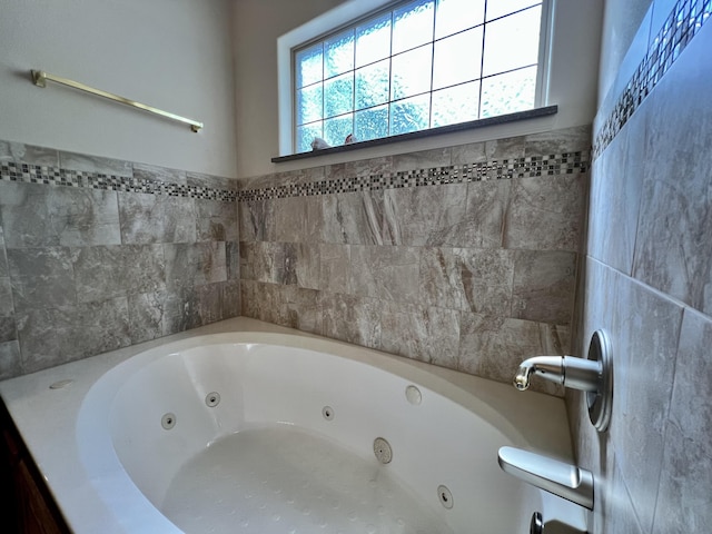 1207 Ledgestone Cir, Branson West, MO 65737 - full bathroom featuring a jetted tub