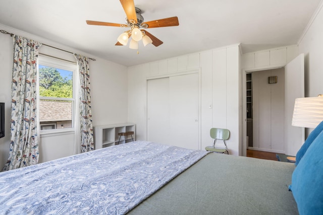 305 Cliff Dr, Branson, MO 65616 - bedroom featuring a closet and a ceiling fan