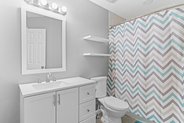 3645 S Ridgecrest Ave, Springfield, MO 65807 - full bathroom featuring toilet, vanity, and curtained shower