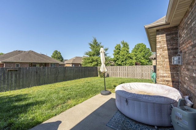 3192 W Melbourne St, Springfield, MO 65810 - view of patio featuring a hot tub