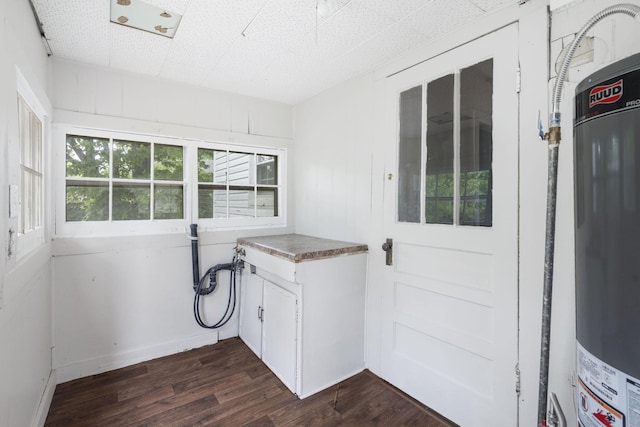 2500 W Mount Vernon St, Springfield, MO 65802 - laundry area with dark wood finished floors