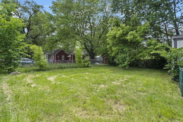2500 W Mount Vernon St, Springfield, MO 65802 - view of yard