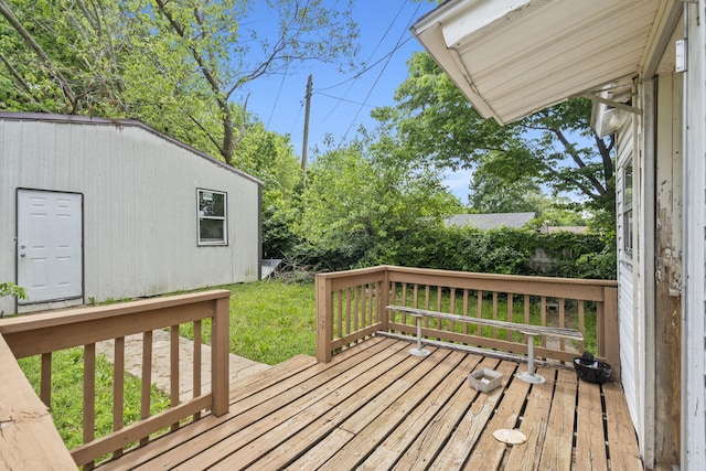2500 W Mount Vernon St, Springfield, MO 65802 - wooden terrace featuring a yard