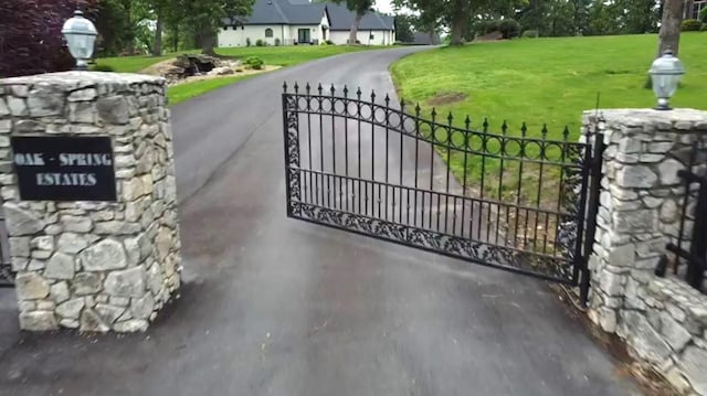 4266 S 94th Rd, Bolivar, MO 65613 - view of gate