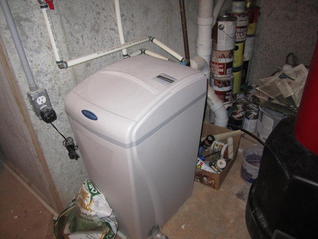 32880 Normal Dr, Eldridge, MO 65463 - view of laundry room