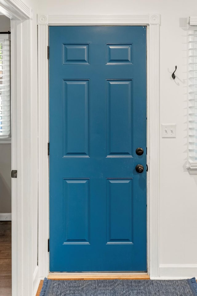 332 E Silsby St, Springfield, MO 65807 - view of doorway to property