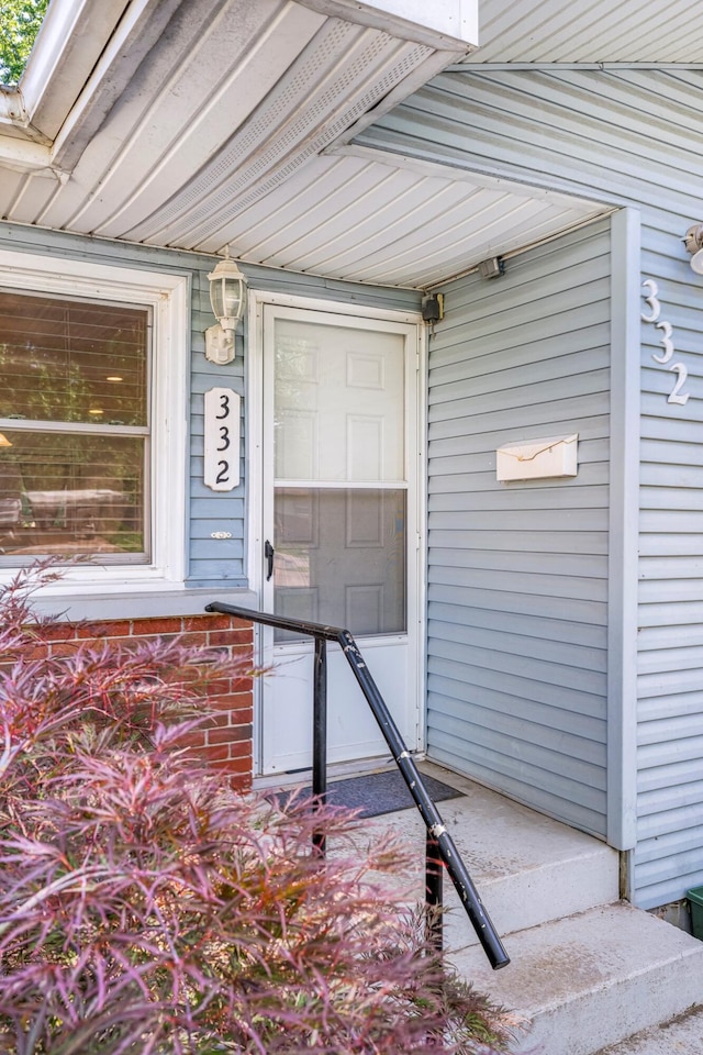 332 E Silsby St, Springfield, MO 65807 - view of doorway to property