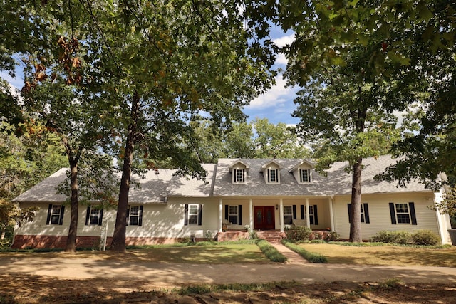 607 Sumac Ln, Marshfield, MO 65706 - new england style home with a porch