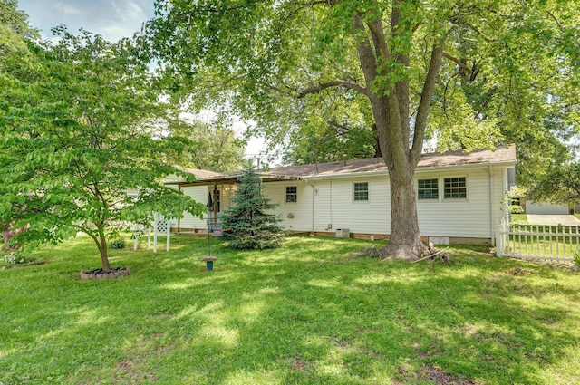 2411 S Rogers Ave, Springfield, MO 65804 - back of property featuring crawl space