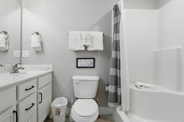 232 Chateau Mountain Hilltop Way, Branson, MO 65616 - full bathroom featuring vanity, shower / tub combo, and toilet