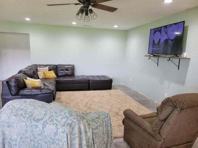 8689 County Road 7110, West Plains, MO 65775 - living area featuring recessed lighting and ceiling fan