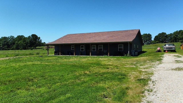 8689 County Road 7110, West Plains, MO 65775 - view of front of home featuring driveway and a front yard