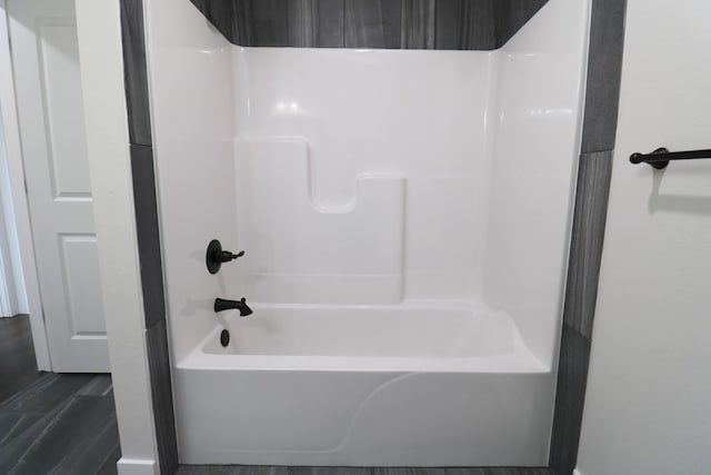 3419 S Suburban Ave, Springfield, MO 65807 - full bath with shower / washtub combination