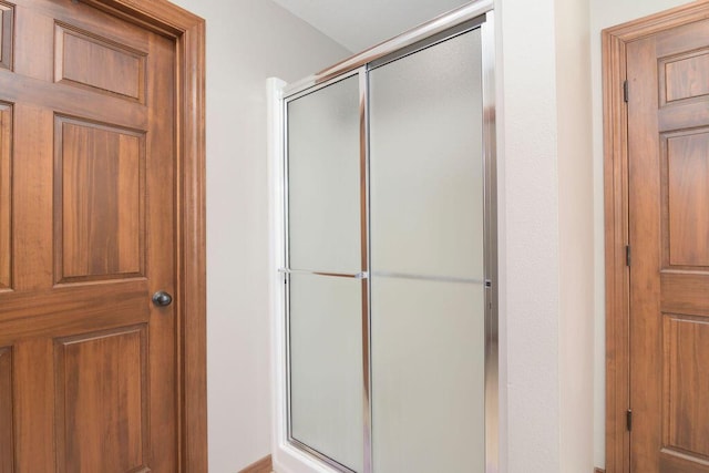 1054 W Itaska Rd, Nixa, MO 65714 - full bathroom featuring a stall shower