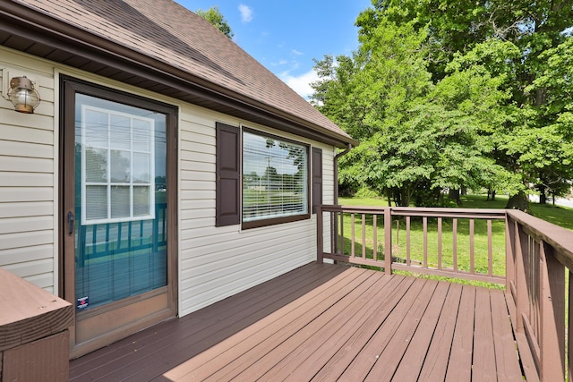 1104 E Buffalo St, Bolivar, MO 65613 - wooden terrace with a yard