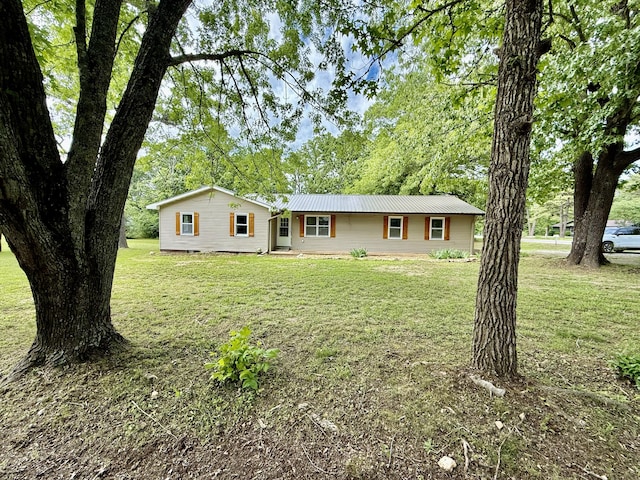 8030 Indiana Dr, Houston, MO 65483 - ranch-style home featuring a front lawn and metal roof