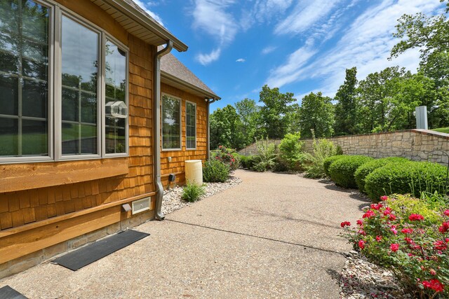 184 Appaloosa Trl, Saddlebrooke, MO 65630 - view of patio / terrace