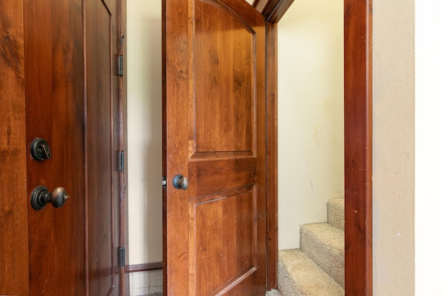 184 Appaloosa Trl, Saddlebrooke, MO 65630 - hall featuring stairs