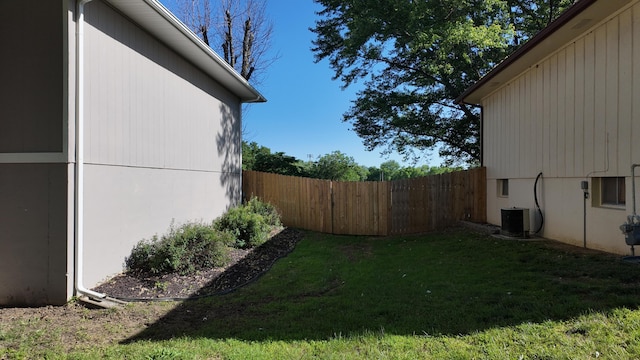 606 W Clover Dr, Clinton, MO 64735 - view of yard