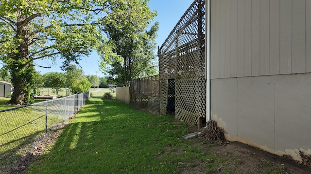 606 W Clover Dr, Clinton, MO 64735 - view of yard