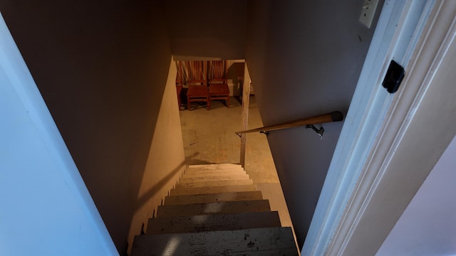 606 W Clover Dr, Clinton, MO 64735 - view of stairway