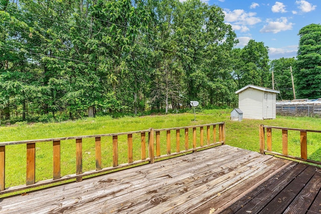 111-141 Gooseberry Ct, Branson, MO 65616 - wooden terrace featuring a yard