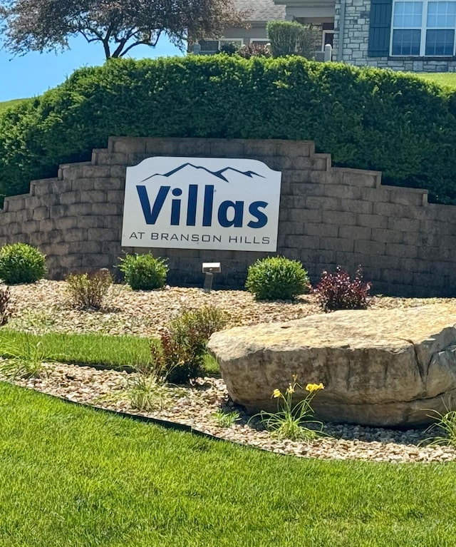 208 Rue De Villas Cir Unit 4, Branson, MO 65616 - view of community sign