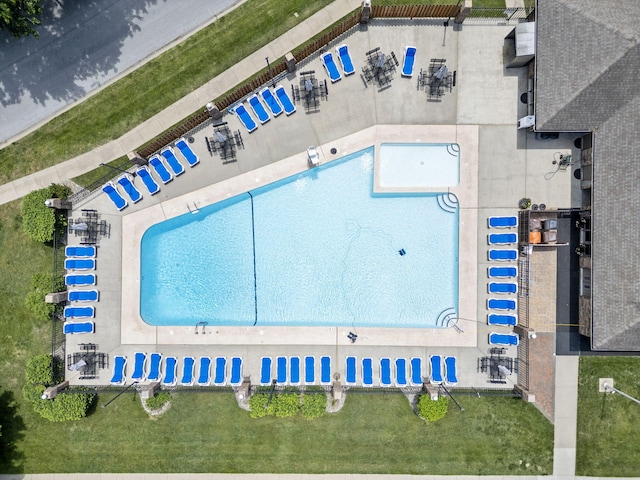 3909 W Eaglecrest St, Battlefield, MO 65619 - drone / aerial view of a pool area