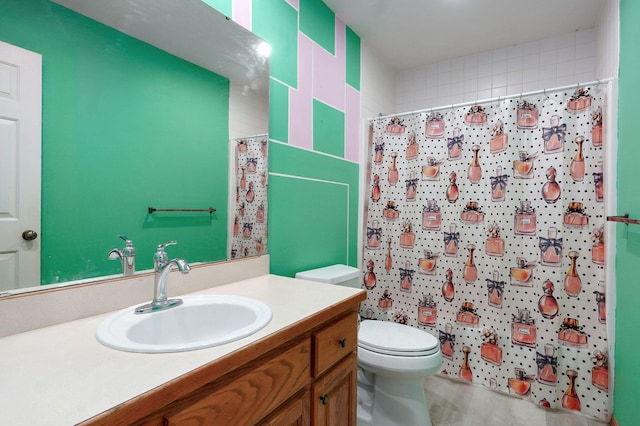 2852 S Pinehurst Ave, Springfield, MO 65807 - full bath with vanity and a shower with curtain