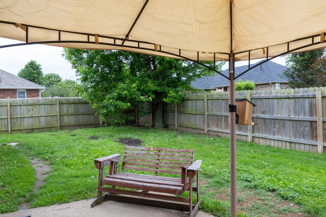 1585 S Mission Ave, Bolivar, MO 65613 - view of yard