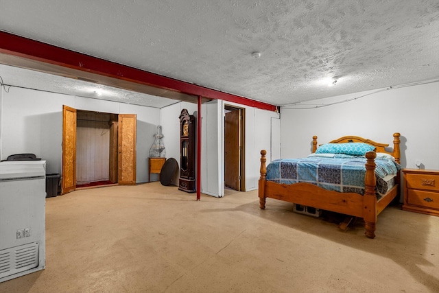 1650 Clouse Rd, Macomb, MO 65702 - bedroom with a textured ceiling