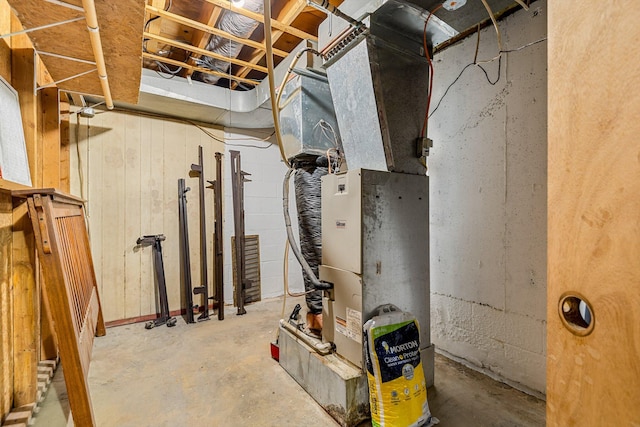 1650 Clouse Rd, Macomb, MO 65702 - utilities with heating unit