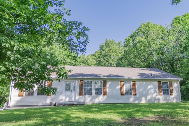 4857 S 101st Rd, Bolivar, MO 65613 - ranch-style house featuring a front lawn
