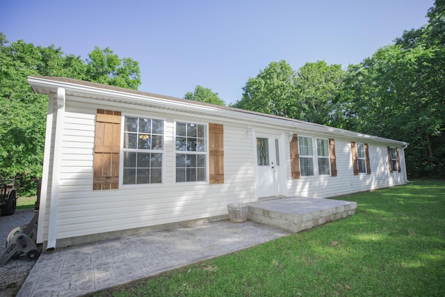 4857 S 101st Rd, Bolivar, MO 65613 - ranch-style house featuring a front lawn