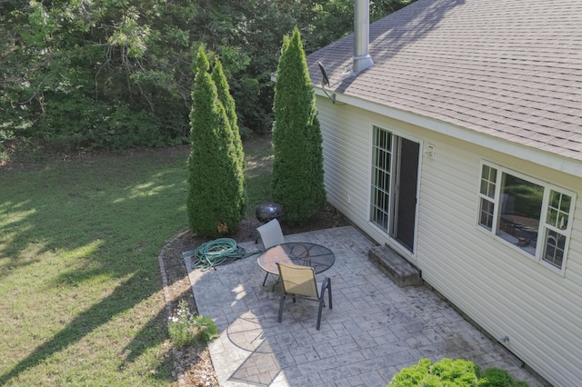 4857 S 101st Rd, Bolivar, MO 65613 - view of grassy yard featuring a patio area