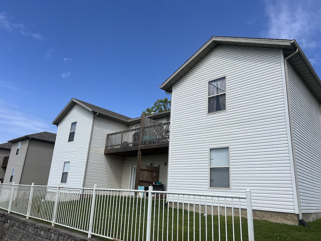 121 Toni Ln Unit 1-4, Branson, MO 65616 - back of property featuring a balcony