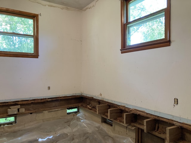 403 S W St, Mountain Grove, MO 65711 - view of spare room
