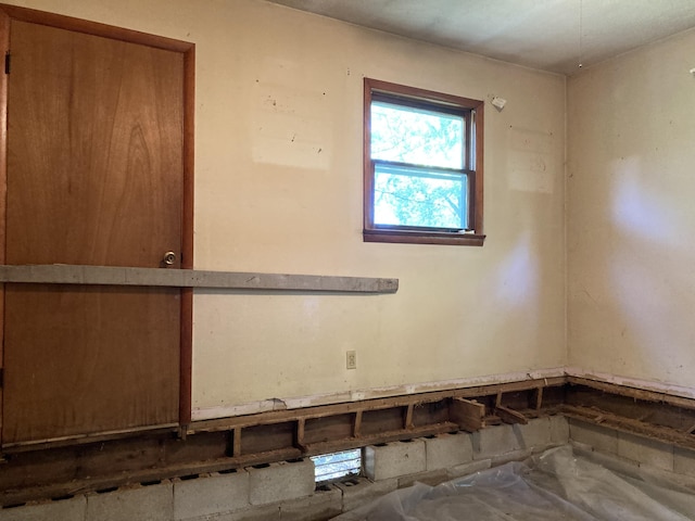 403 S W St, Mountain Grove, MO 65711 - view of empty room