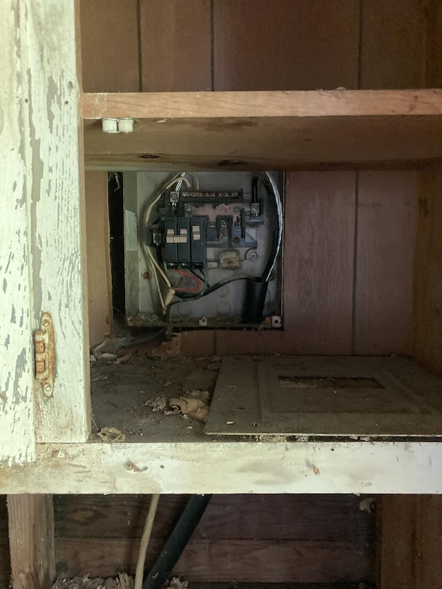 403 S W St, Mountain Grove, MO 65711 - detailed view of electric panel