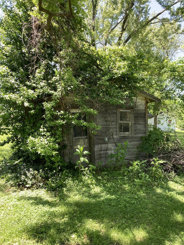 403 S W St, Mountain Grove, MO 65711 - view of yard