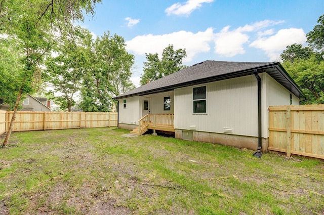 1620 N Texas Ave, Springfield, MO 65803 - rear view of property featuring crawl space and a shingled roof