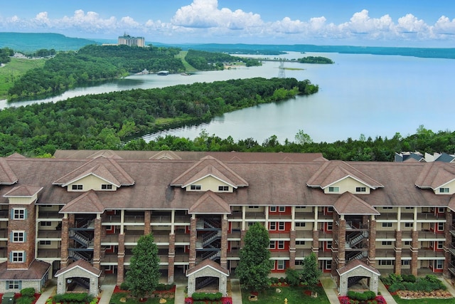 200 Majestic Dr Unit 1-208, Branson, MO 65616 - drone / aerial view of a large body of water and apartment complex / building