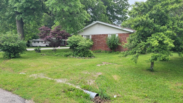 415 N Locust St, Marshfield, MO 65706 - view of grassy yard