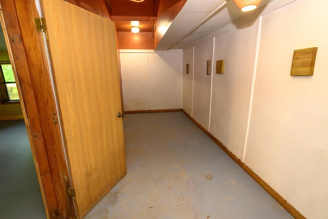 1288 County Road 334, Tecumseh, MO 65760 - hallway with concrete flooring