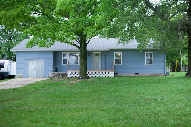 18627 Farm Rd Unit 1075, Exeter, MO 65647 - ranch-style house featuring a front yard, covered porch, roof with shingles, and central AC